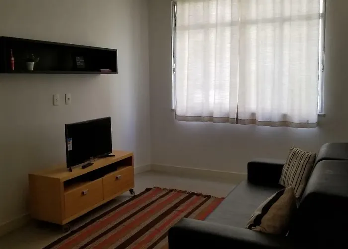 Apartamento em Copacabana - Rua Bolívar - 2 Quartos - Excelente Localização Rio de Janeiro